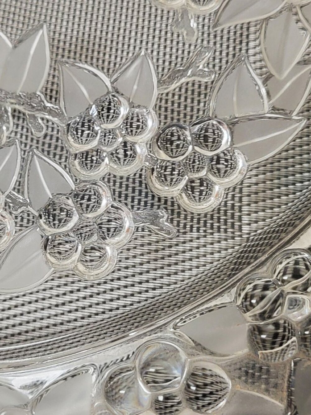 Vtg Mikasa Carmen Crystal Torte Plate 13" Floral MOD Frosted Glass '80s Germany - Picture 5 of 11